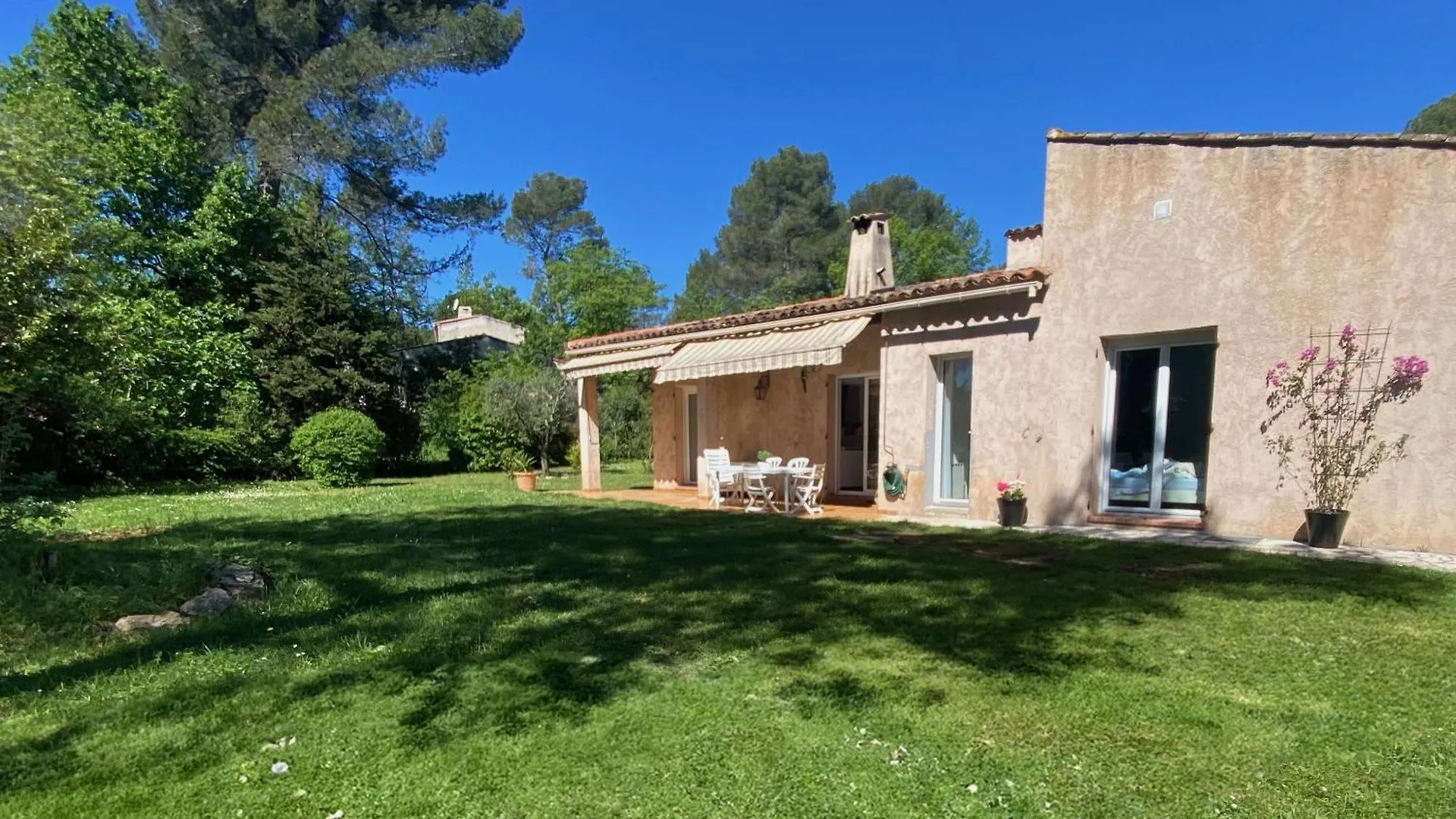 Air-Conditioned Villa With Fresh Eggs & Vegetables Roquefort-les-Pins
