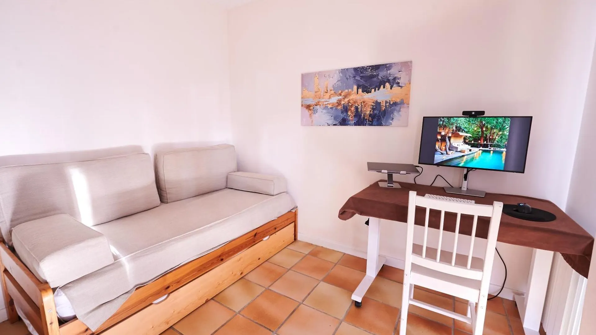 Air-Conditioned Villa With Fresh Eggs & Vegetables ロックフォール・レ・パン フランス